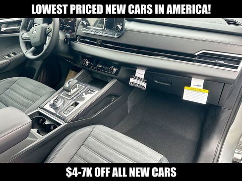 New 2025 Mitsubishi Outlander SE AWD/4WD image 13