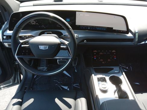 Used 2026 Cadillac Vistiq Luxury AWD/4WD image 15