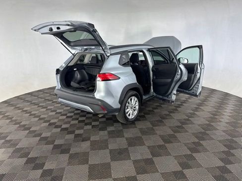 Used 2023 Toyota Corolla Cross LE w/ Moonroof Package AWD/4WD image 17