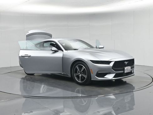 Used 2025 Ford Mustang Premium image 35