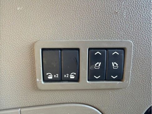 Used 2015 Chevrolet Tahoe LT image 9