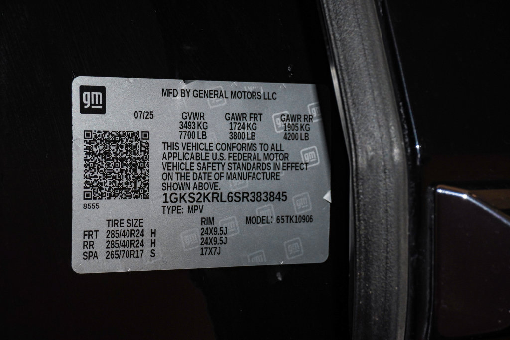 Used 2025 GMC Yukon XL Denali Ultimate w/ LPO, Floor Liner Package AWD/4WD image 37