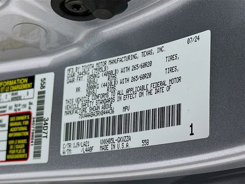 Used 2024 Toyota Sequoia Platinum image 34