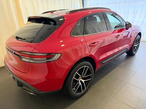 Certified 2026 Porsche Macan AWD/4WD image 9