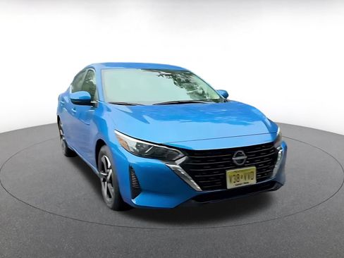 Used 2025 Nissan Sentra SV FWD image 3
