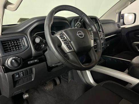 Used 2024 Nissan Titan SV w/ SV Convenience Package RWD image 21