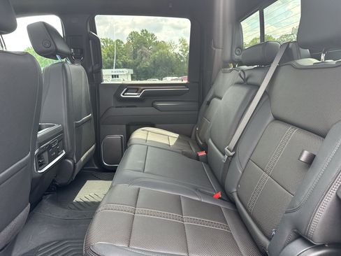 Used 2025 Chevrolet Silverado 2500 High Country w/ Technology Package AWD/4WD image 27