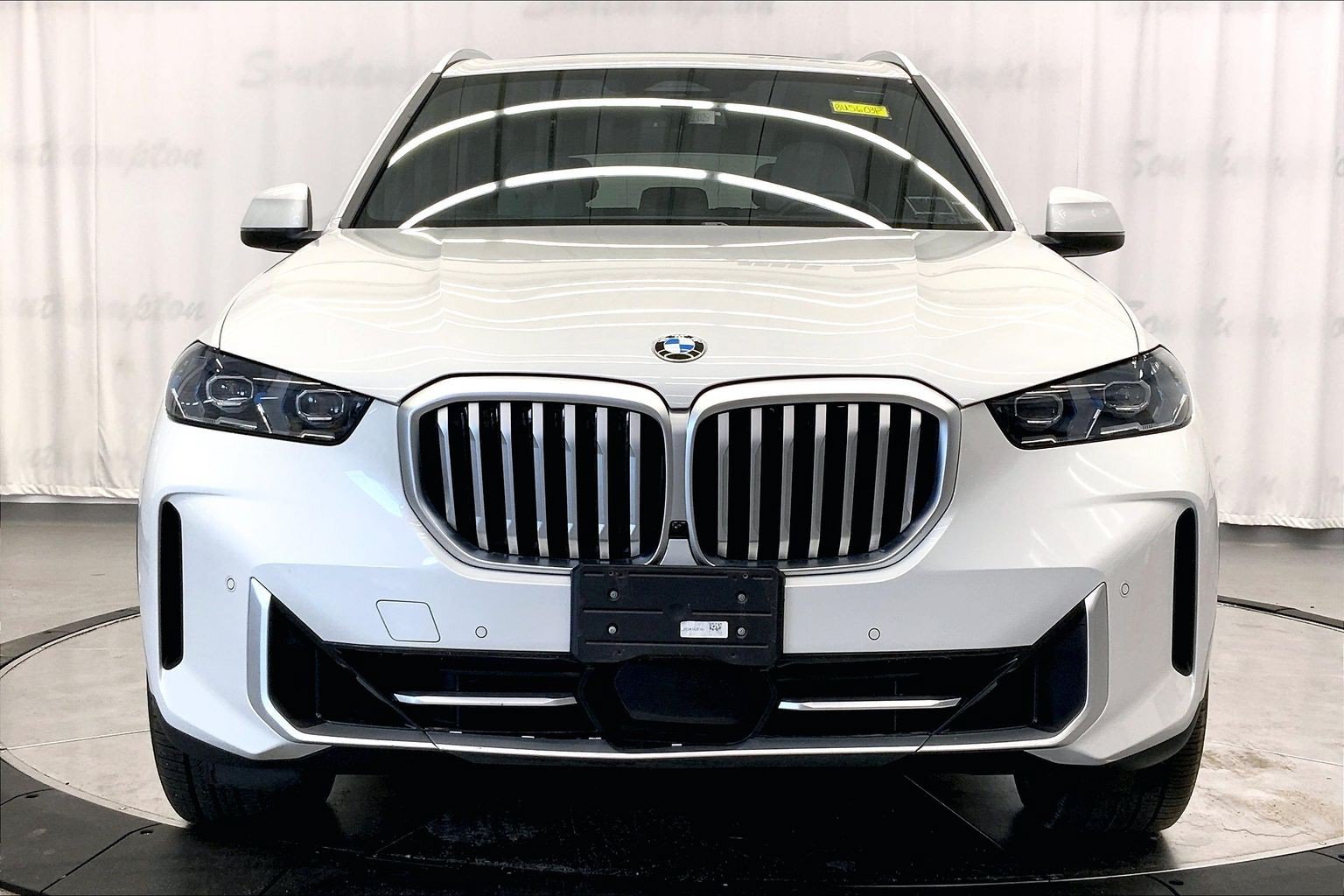 Used 2024 BMW X5 xDrive40i w/ Premium Package AWD/4WD image 10
