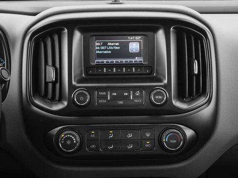 Used 2018 Chevrolet Colorado W/T image 32