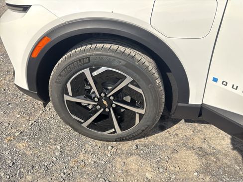 New 2026 Chevrolet Equinox EV LT image 13