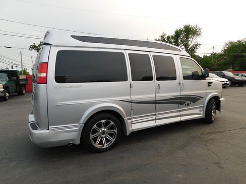 Used 2016 Chevrolet Express 2500 RWD image 30