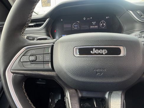 Used 2023 Jeep Grand Cherokee L Limited AWD/4WD image 28