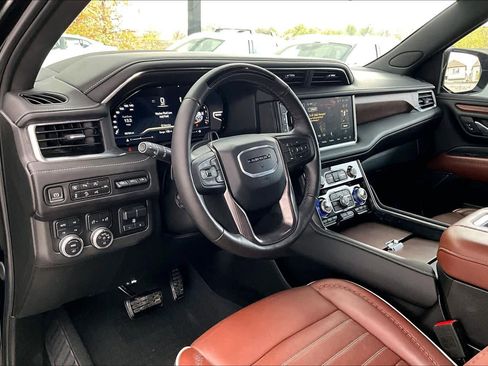 Used 2024 GMC Yukon Denali Ultimate image 17