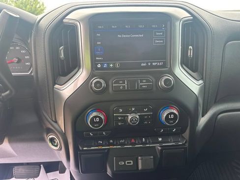 Used 2022 Chevrolet Silverado 1500 LT w/ Safety Package AWD/4WD image 4