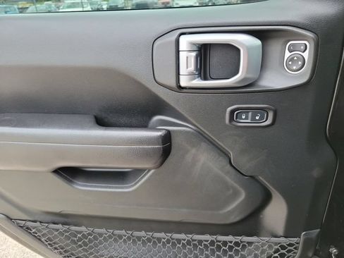 Used 2018 Jeep Wrangler Unlimited Rubicon AWD/4WD image 19