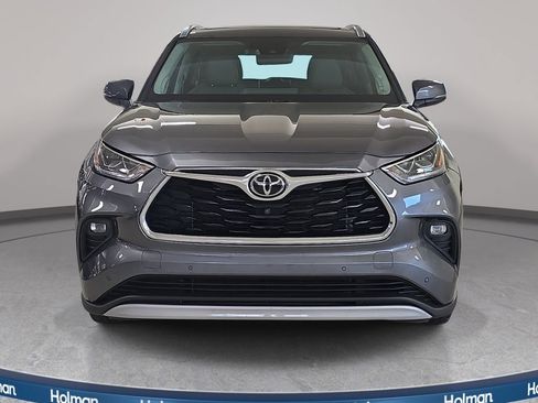 Used 2021 Toyota Highlander Platinum AWD/4WD image 3