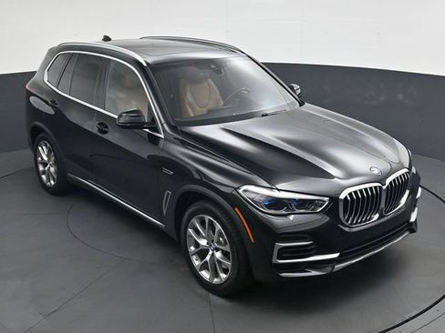 Used 2022 BMW X5 xDrive45e w/ Executive Package AWD/4WD image 29