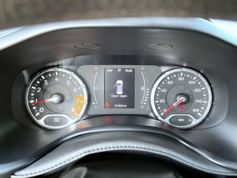 Used 2021 Jeep Renegade Sport image 12