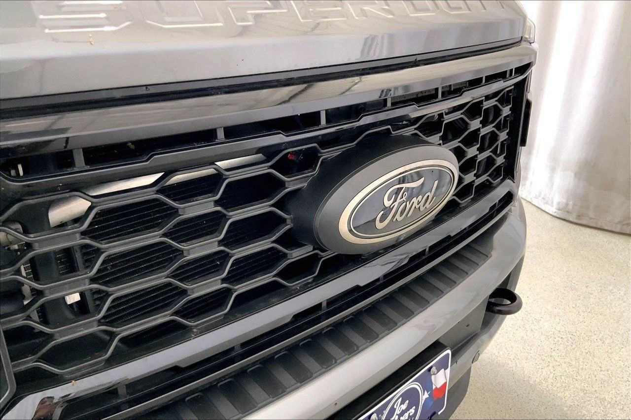 Used 2025 Ford F350 Lariat w/ Lariat Ultimate Package AWD/4WD image 7
