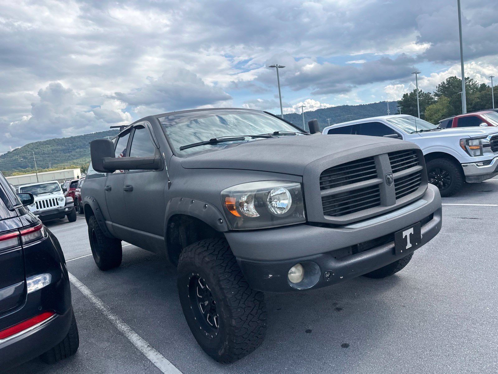 Used 2009 Dodge Ram 2500 Truck SLT w/ Trailer Tow Group AWD/4WD image 3