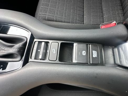 Used 2024 Honda HR-V LX image 28