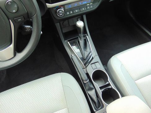 Used 2014 Toyota Corolla LE FWD image 11