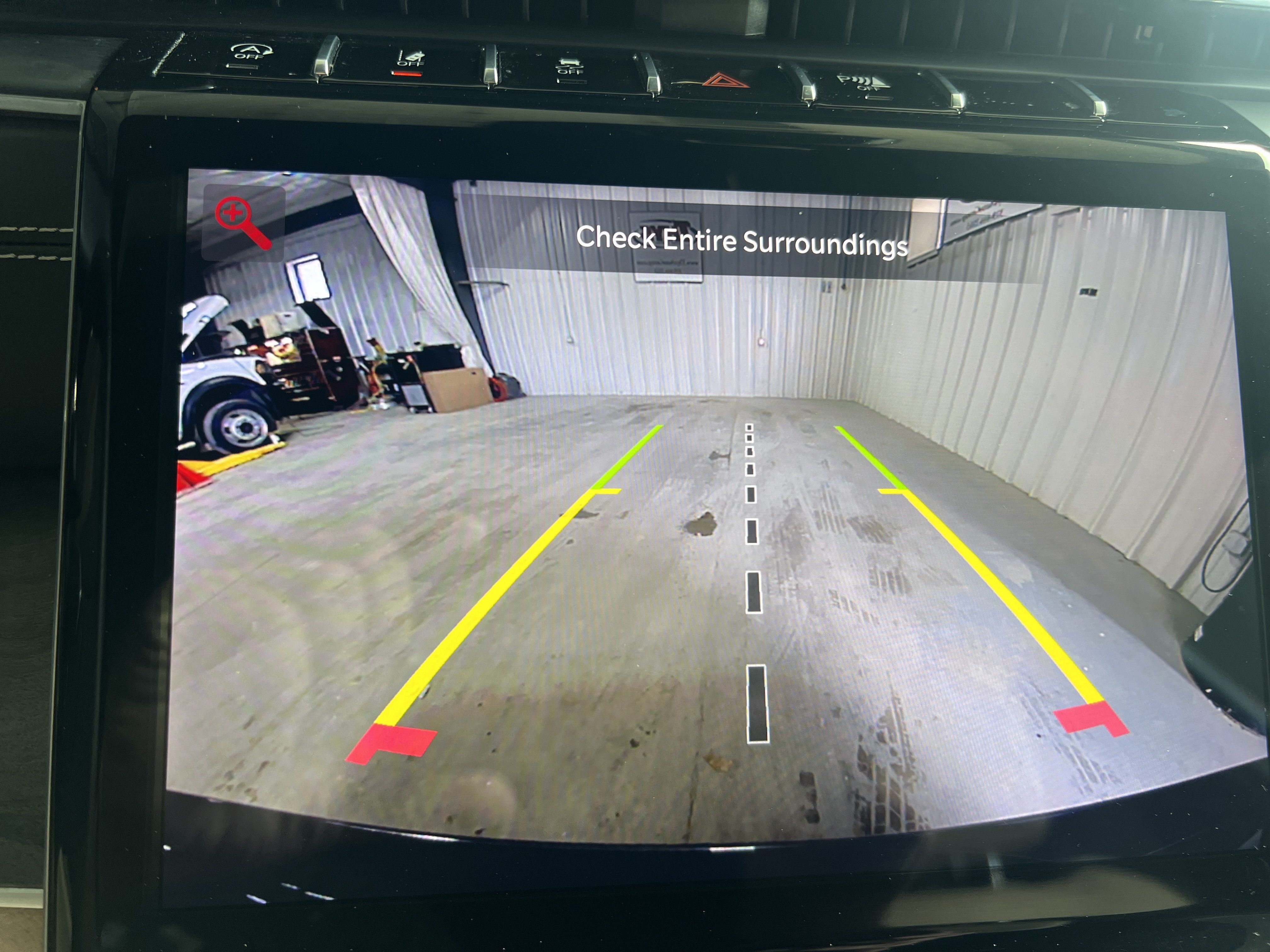 Used 2025 Jeep Grand Cherokee Limited w/ Trailer Tow Package AWD/4WD image 15