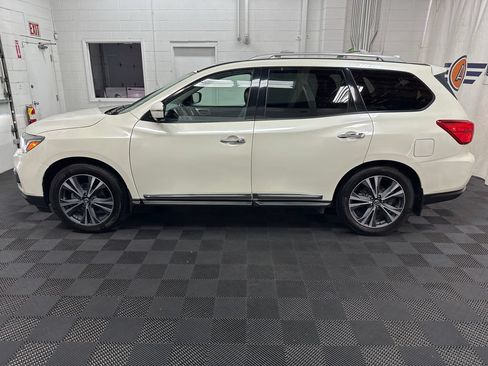 Used 2019 Nissan Pathfinder Platinum AWD/4WD image 6
