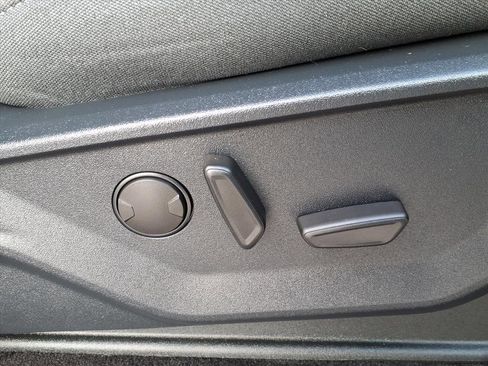 Used 2022 Ford F150 XLT w/ Equipment Group 302A High image 11