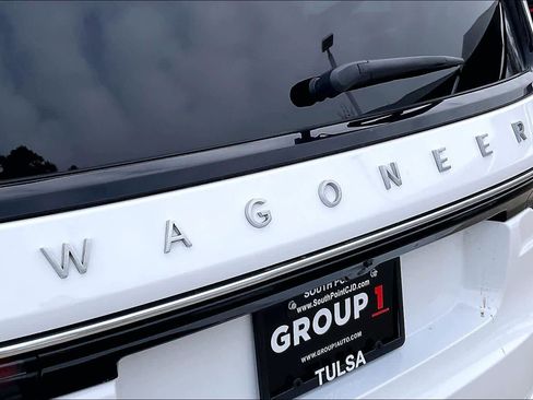 Certified 2025 Jeep Wagoneer 4WD image 29