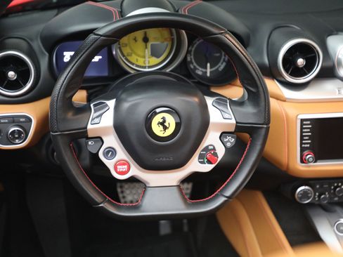 Certified 2016 Ferrari California T image 22