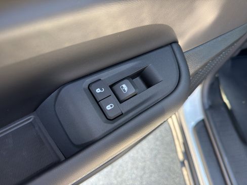 New 2025 Jeep Grand Cherokee L Limited w/ Luxury Tech Group II image 32