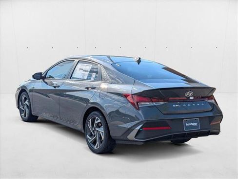 New 2025 Hyundai Elantra Sport image 9