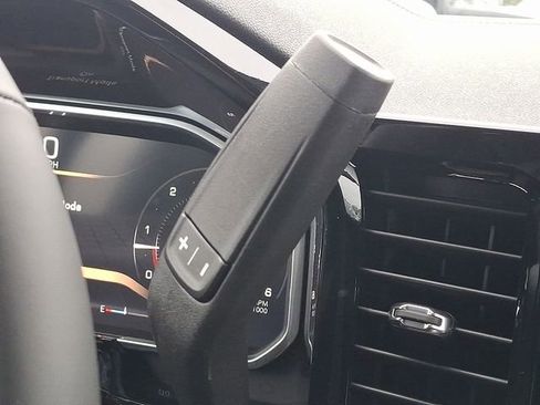 New 2026 GMC Sierra 1500 Elevation image 13