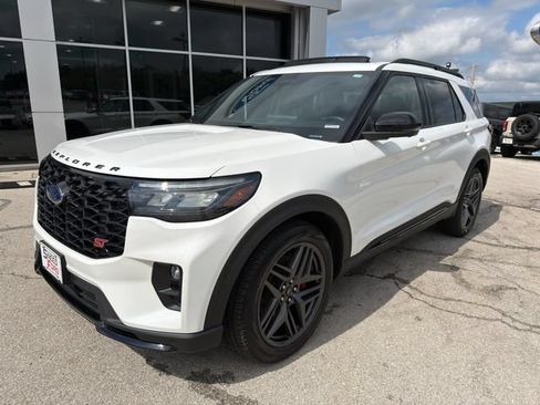 Used 2025 Ford Explorer ST w/ Sun And Sound Package AWD/4WD image 3