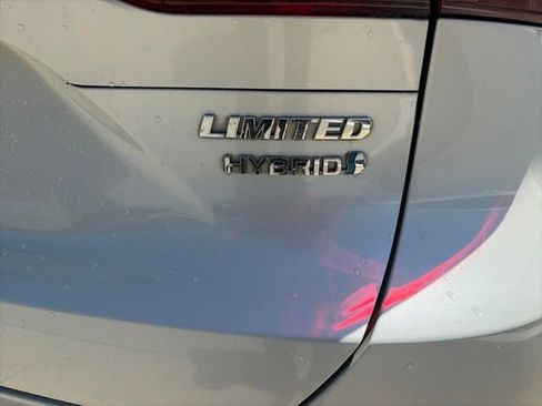 Used 2021 Toyota Venza Limited w/ Advanced Technology Package AWD/4WD image 5