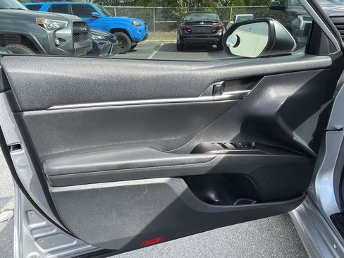 Used 2022 Toyota Camry SE FWD image 22