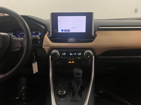 Used 2024 Toyota RAV4 LE AWD/4WD image 20