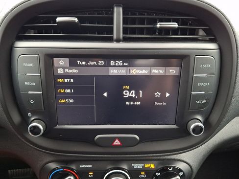 Used 2023 Kia Soul LX FWD image 16