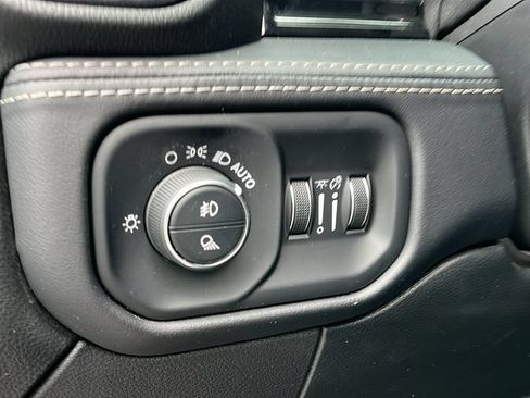 Used 2022 RAM 3500 Limited AWD/4WD image 11
