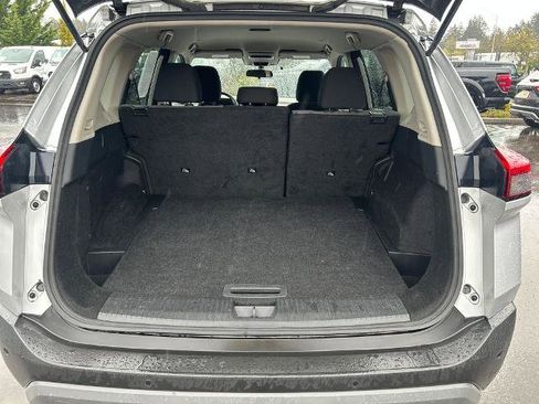 Used 2023 Nissan Rogue SV image 31
