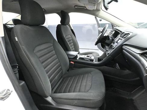 Used 2017 Ford Fusion SE image 42