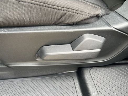 Used 2022 Ford Explorer XLT AWD/4WD image 37