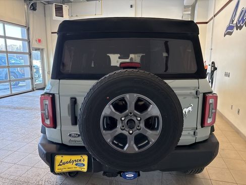 Used 2024 Ford Bronco Big Bend image 3