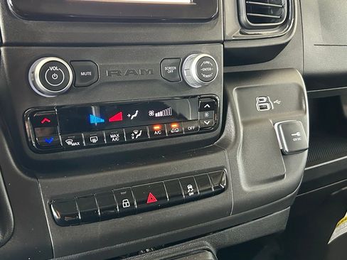 Used 2025 RAM ProMaster 2500 w/ Convenience Group image 13