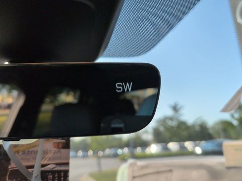 New 2025 Audi Q3 2.0T Premium image 38