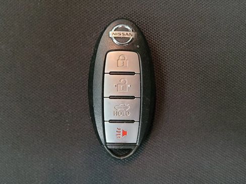 Used 2021 Nissan Versa SV FWD image 32