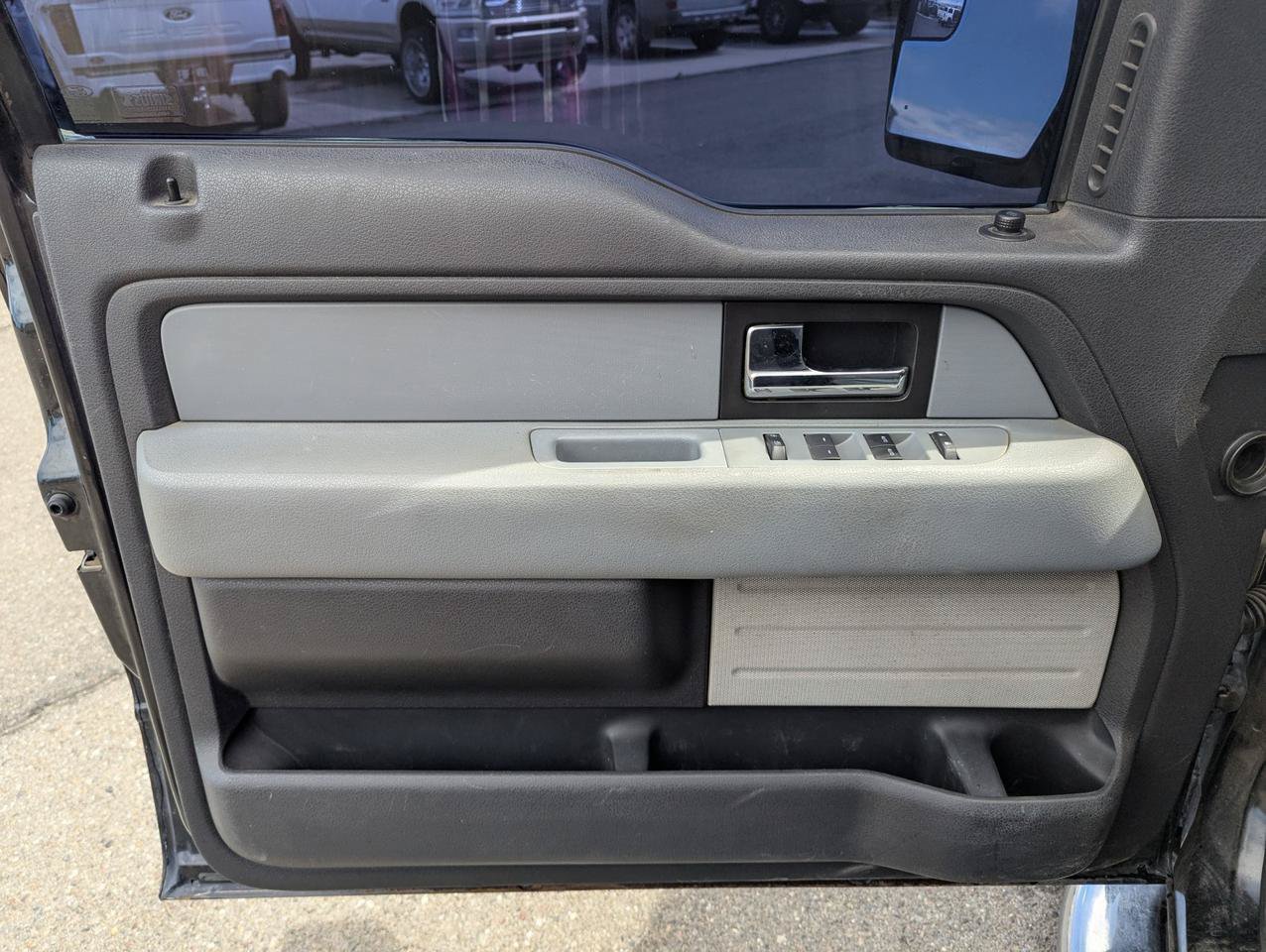 Used 2013 Ford F150 XLT w/ XLT Chrome Pkg AWD/4WD image 9