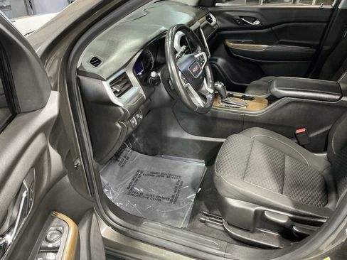 Used 2019 GMC Acadia SLE w/ LPO, Floor Liner Package image 3
