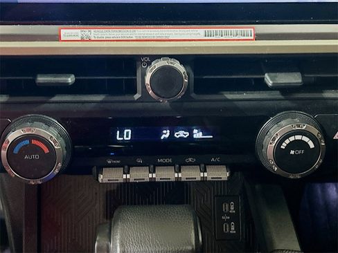 Used 2024 Toyota Tacoma TRD Off-Road image 13